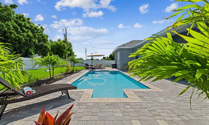 Diplomat Casa | Heated Pool!🌴Modern Home☀️4 Bedrooms!