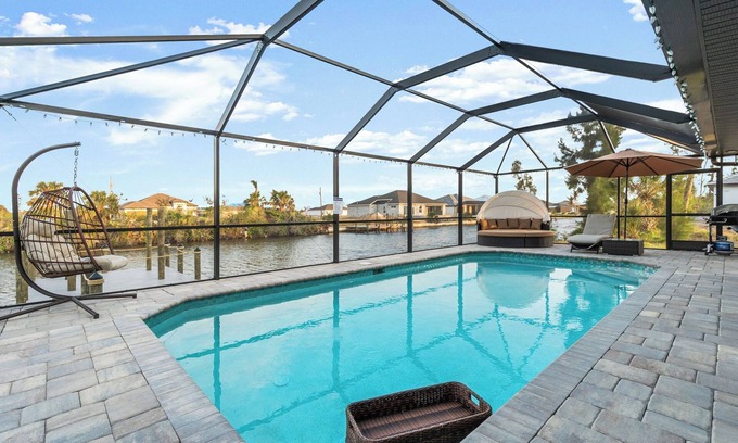 Burnt Store Casa | Heated Pool w/ King Bed + Gulf Access + Game Room