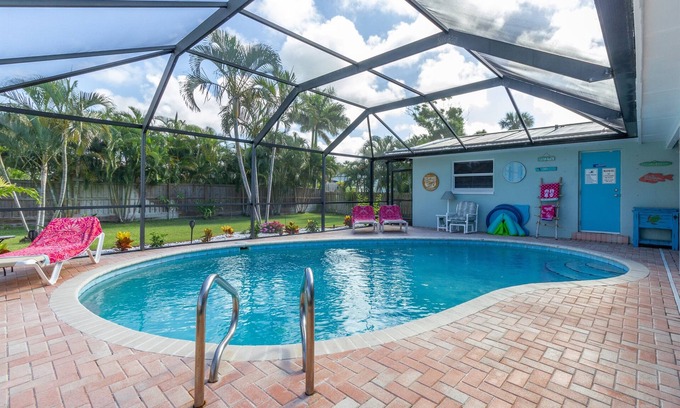 Forest Isles Casa | Cocoa Beach Getaway House - Walk to Beach - Piscina climatizada
