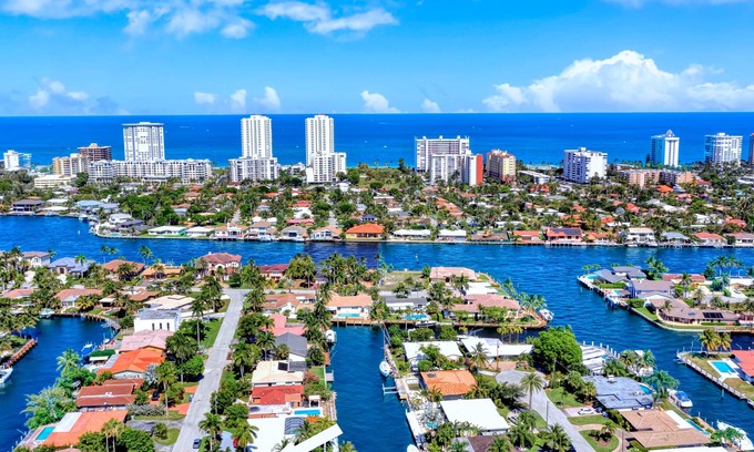 Pompano Isles Casa | Heated Pool! Waterfront+1 Mile To Beach and shops!