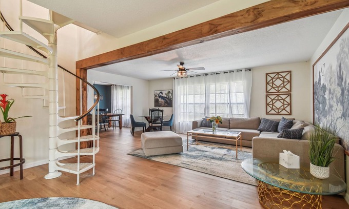 Durant Casa | Heated/private pool- fenced yard-kid/pet friendly!