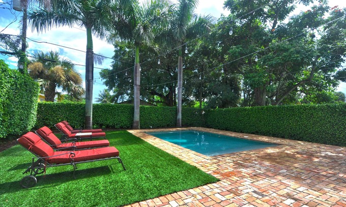 Parker Ridge Casa | Heated private pool, walk to Zoo, Science Museum & Park