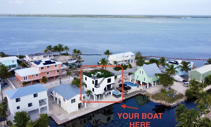 Sands Casa | 🐠 HEATED SWIM SPA / OPEN WATER VIEWS / BOAT DOCK / LUXURIOUS / BUILT IN 2023🐬