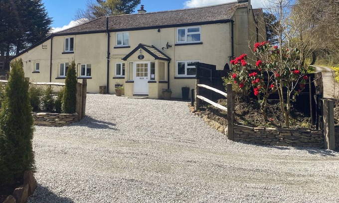 East Portlemouth Cabaña | HEATH HILLS, pet friendly, character holiday cottage in Okehampton