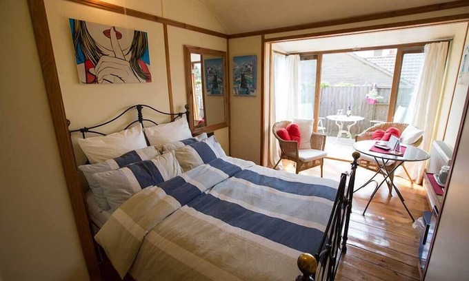 West Bay Otro | Heatherbell Accommodation
