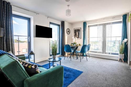George Green Apartamento | Heathrow Airport Flat with Balcony and Free Parking