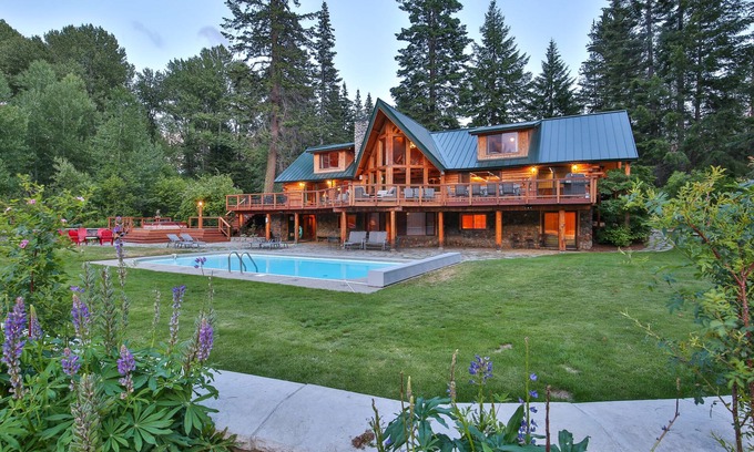 Leavenworth Casa | Heaven Can Wait Lodge ~ Impresionante Lodge en 12 acres de ribera