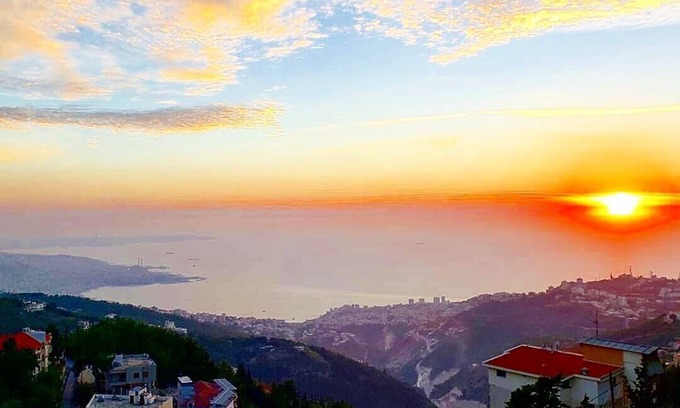 Kfardebian Apartamento | El cielo en la tierra ... 15 minutos de la playa!