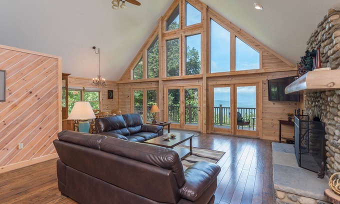 Old Fort Cabina | Heaven's Point | Great views, pet friendly