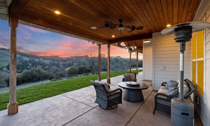 Jayhawk Casa | Heavenly Heights 3-bed, 3 bath Scenic Getaway on a 10 Acre lot in Placerville