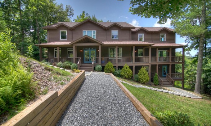 Boone Casa | Heavenly Manor