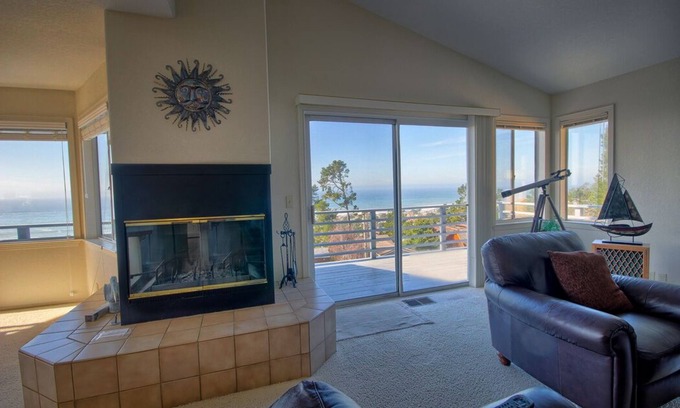 Marine Terrace Casa | Heavenly Ocean View - # LH37: 2 dormitorios, 2 BA House en Cambria, capacidad para 4