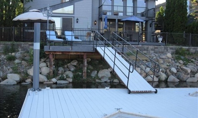 Tahoe Keys Casa | Espectacular Lodge-Frente-Mountain Views-Hot Tub-Mesa de billar