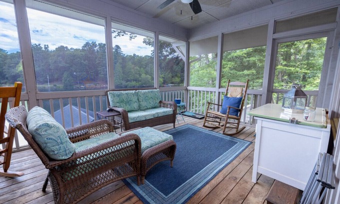 Mountain Rest Cabaña | "Heaven’s Hideaway" Lake Front Cottage