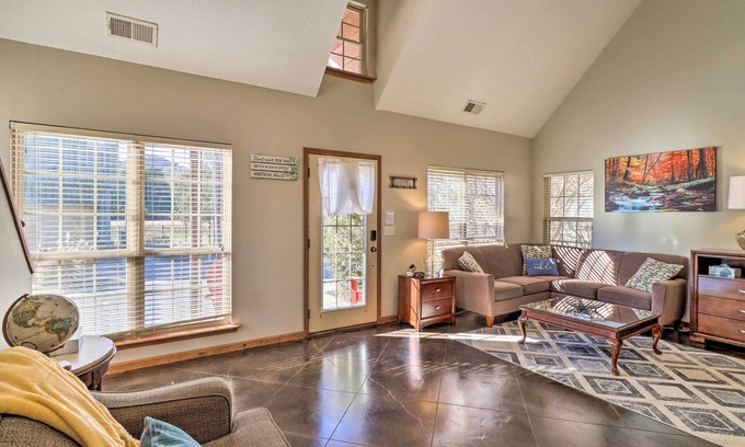Heber Springs Cabina | Heber Springs Cabin ~ 1 Mi to Sugarloaf Mtn!