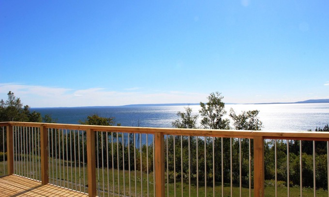 Iona Cabaña | Hector's Point-New Modern 1 bedroom suites in Iona