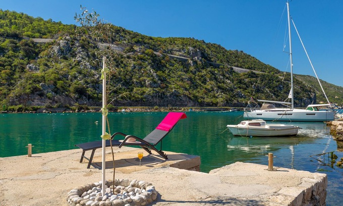 Municipality of Dubrovnik Hotel | Hedera Estate, Hedera A24
