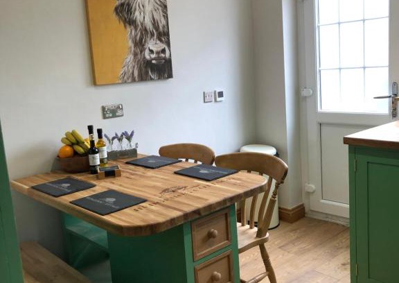 Haworth Casa | Hedgehog Cottage with garden in Bronte village!