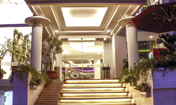 Gambir Hotel | Heef Hotel Pasar Baru Powered by Archipelago