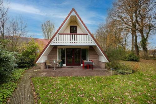 Zwiggelte Casa | Heggenmus I Huisje met Haard in de Tuin