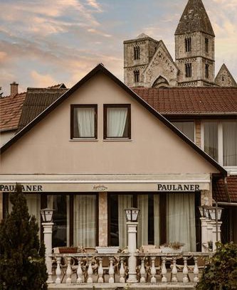 Zsambek Casa | Hegyalja Étterem és Panzió