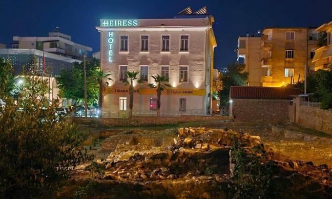 Qender Hotel | HEIRESS Hotel