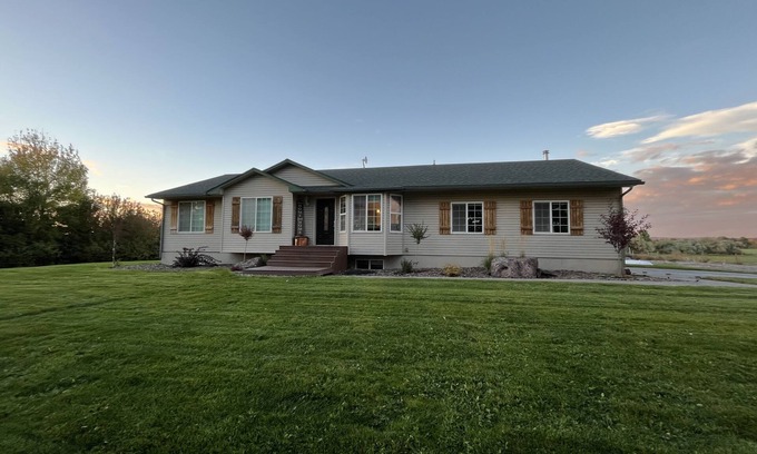 Rigby Casa | Heise Hot Springs Gathering Place sleeps 30+ w/Hot tub