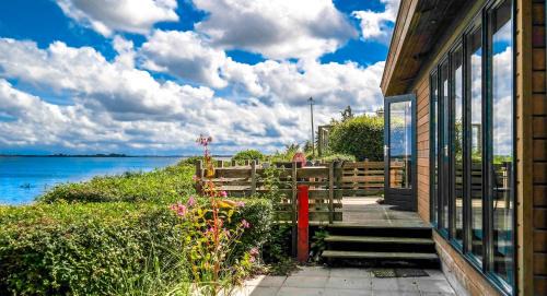 Anjum Casa | "Heleen" 6 pers, Lauwersmeer waterfront, full equipped and modern
