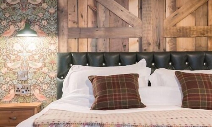 Swindon Casa | Helen Browning's Royal Oak