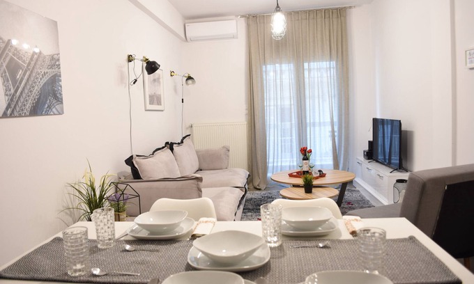 Thessaloniki City Centre Apartamento | Heliconia Deluxe Apt Must