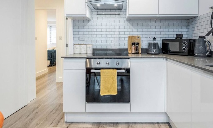 Milton Keynes Apartamento | Classic 2 Bed Apartment with Ensuite in Wolverton Free WiFi, Movies & Parking