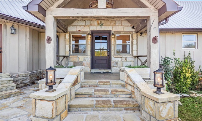 Mountain View Casa | Hell Creek Lodge and Event Barn ~ Capacidad 26