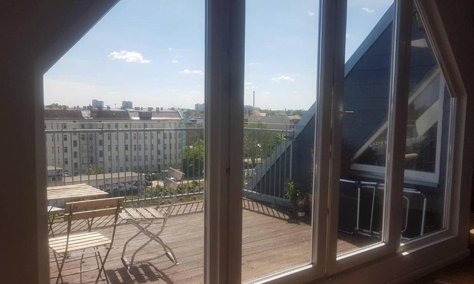 Lichtenberg Apartamento | Helle Dachgeschosswohnung für 8 Personen in zentraler Lage