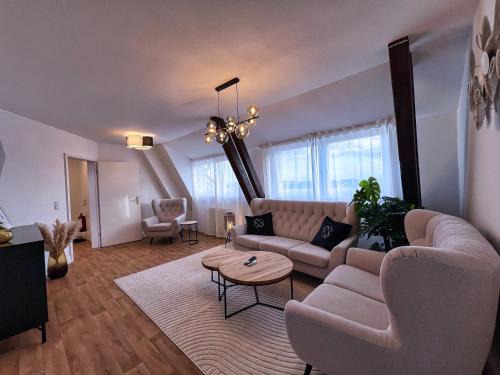 Schwerin Apartamento | Helle großzügige Dachgeschoss Wohnung I Parkplatz I Schloss Blick #Cosiness Company