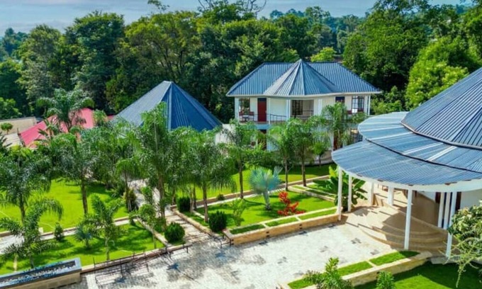 Moshi Cama Y Desayuno | Hellen's Riverside Villas