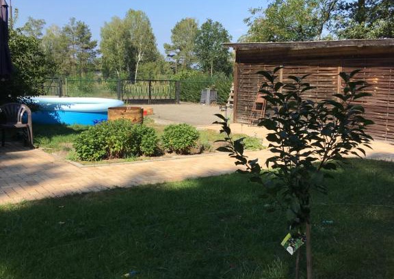 Michendorf Casa | Helles Doppelzimmer im Untergeschoss mit Bad im Grünen nahe Potsdam