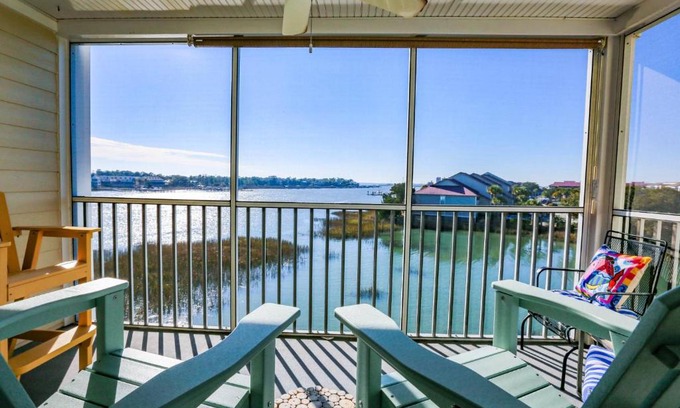 Folly Beach Casa | Hello Sunshine