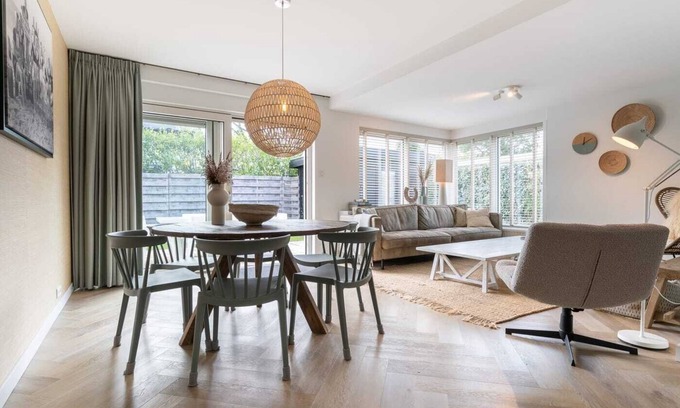 Groot Valkenisse Casa | Hello Zeeland - Vakantiewoning Beach Lodge Zilt