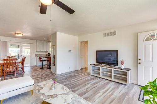Hemet Casa | Hemet Retreat with Peak Views and 2 Saunas