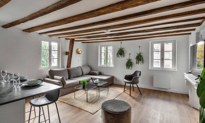 Dinan - Saint-Malo Apartamento | Hemingway - Le 31bis - Apt avec charme de l'ancien