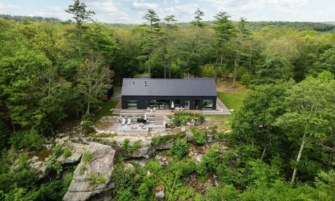 Narrowsburg Casa | Hemlock Cliffhouse: Secluded with Stunning Views