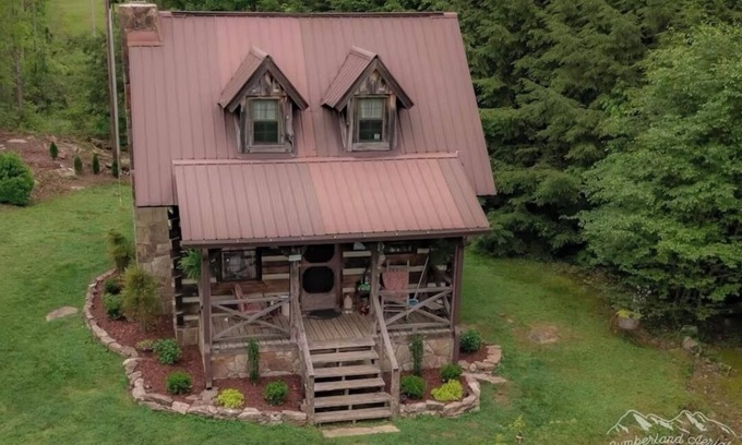 Sequatchie Cabina | Hemlock Falls LLC Mins. De Chattanooga. 2 millas del parque estatal Foster Falls
