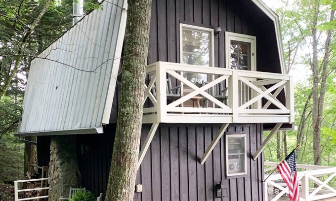 Cullowhee Cabaña | Hemlock Hideaway Cashiers Cottage Lake Glenville- Impressive Views!
