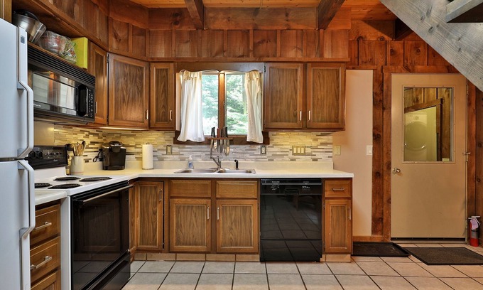 Killington Condominio | Hemlock Ridge 2b: Charming Two Floor Condo In The Heart Of Killington. Perfect! 3 Bedroom Condo