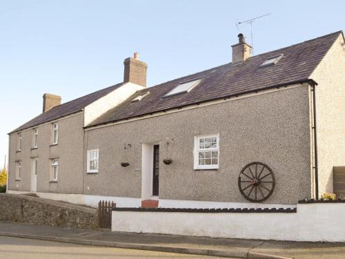 Pen-y-sarn Casa | Hen Efail