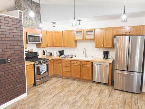 Henderson Casa | HENDERSON HOME With GREAT AMENITIES