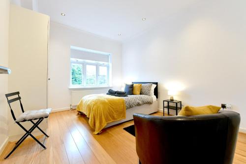 Finchley Church End Apartamento | Hendon Escape Luxury Apartment with En-suite Bath