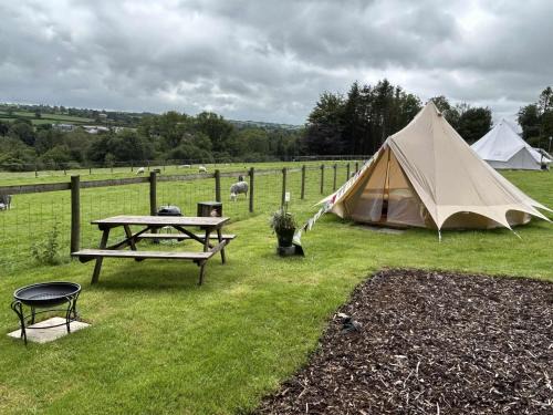Boncath Otro | Hendre Glamping Retreat, The Wren's Nest