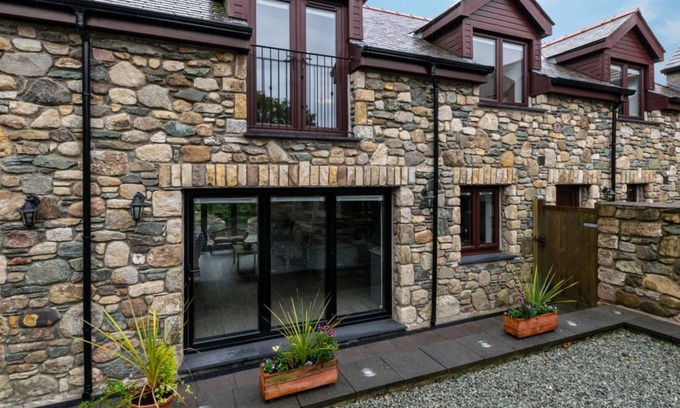 Bodorgan Casa | Hendy Marian in the beautiful Bodorgan