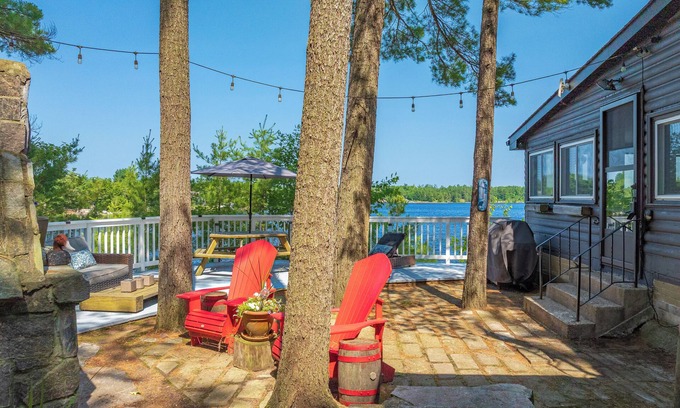 Muskoka Lakes Cabaña | Hennessy Lake House, Port Carling Waterfront Property